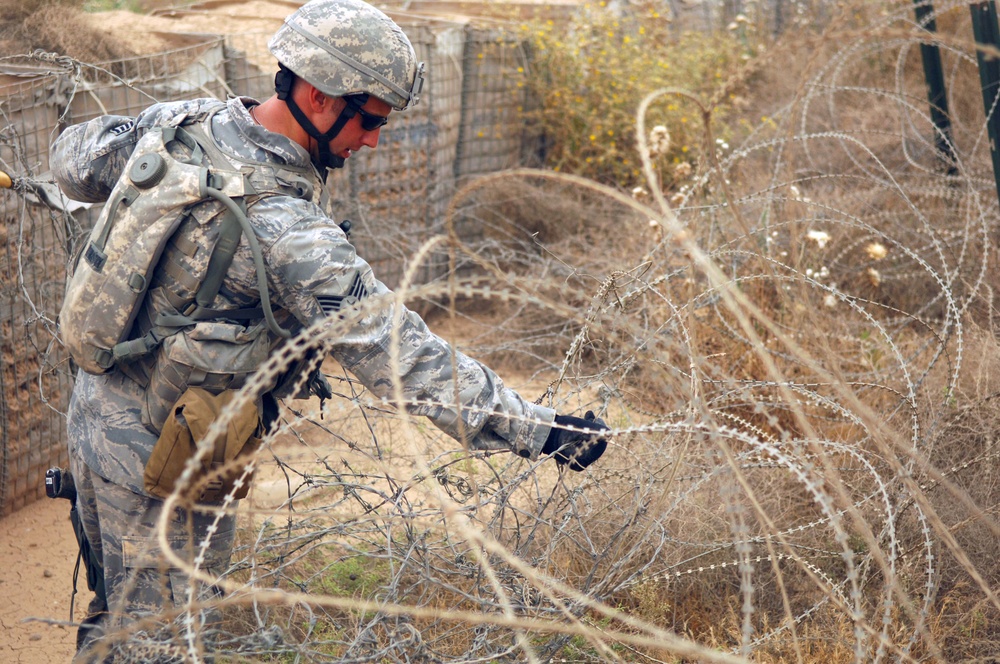 Moving concertina wire