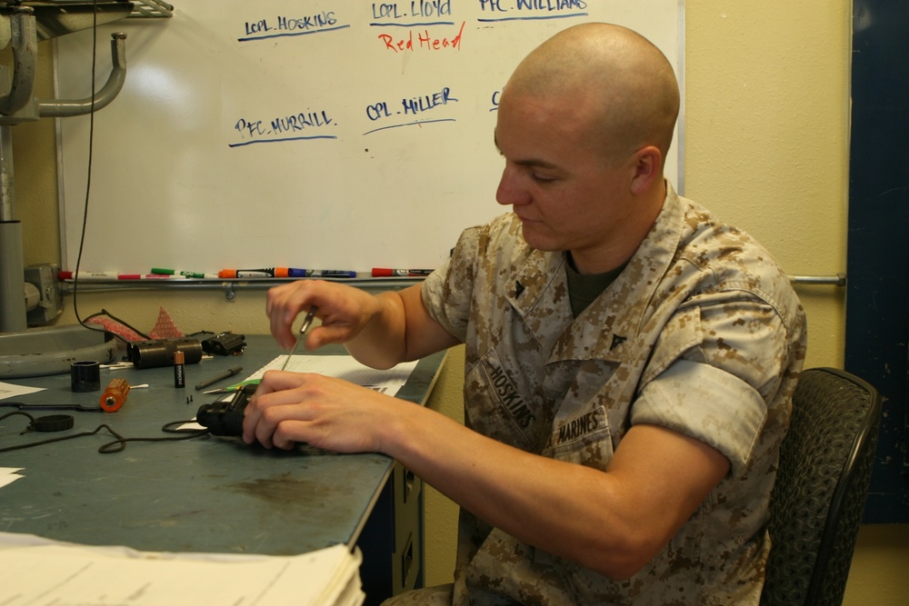 COC Repairmen Keep Marines on the Move