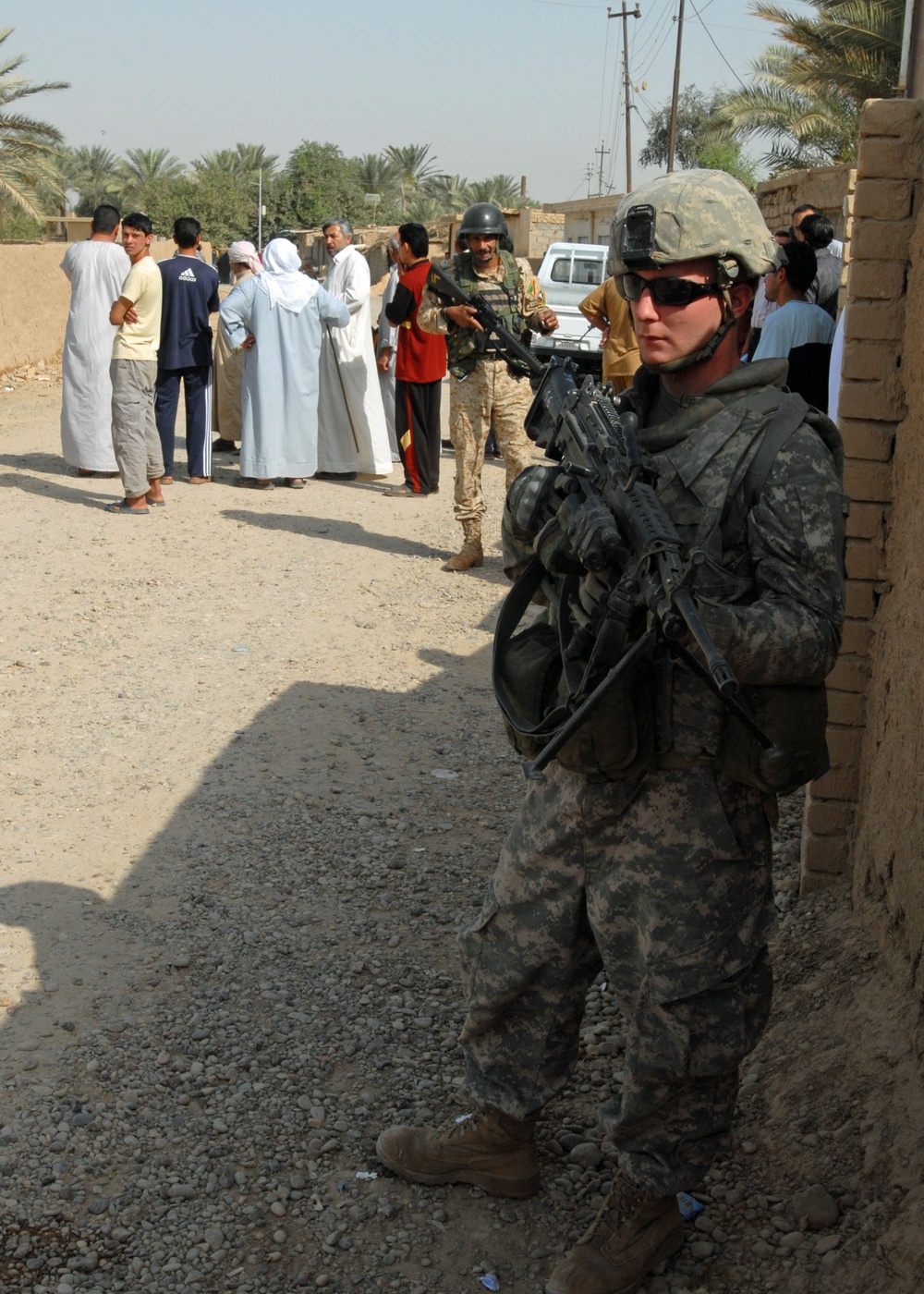 Talk of the town: 'Associators,' Iraqi army soldiers meet with Nadeem residents