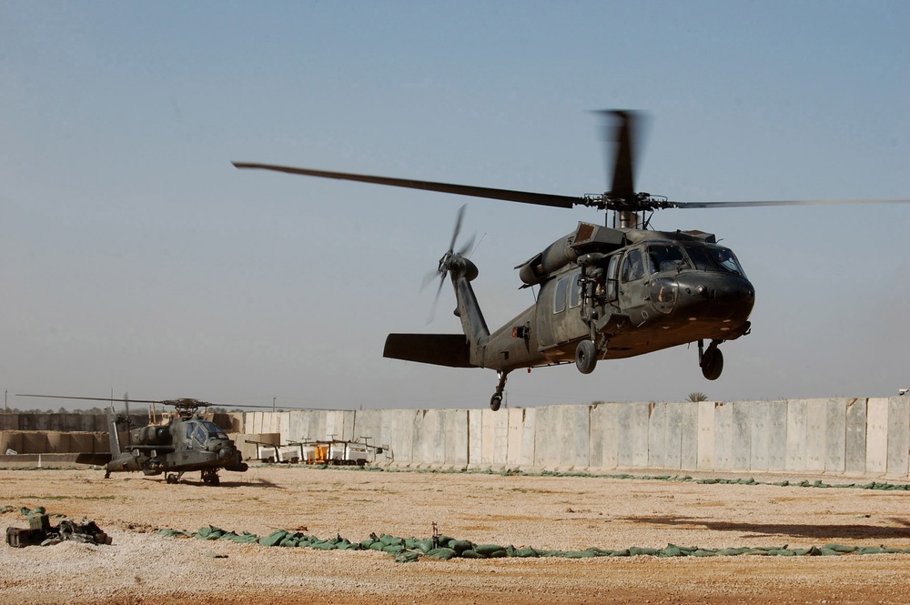 Iraqi army, U.S. Soldiers keep enemy at bay with combined air insertion