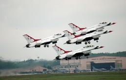 2009 Joint Service Open House Gets Off to a Flying Start