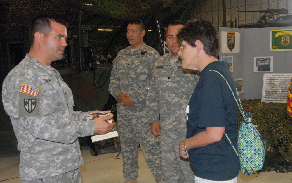 Reserve Military Police Mark Their Place at 2009 Joint Service Open House