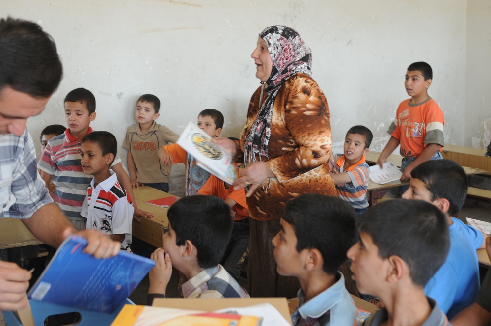 School book delivery in Tikrit, Iraq