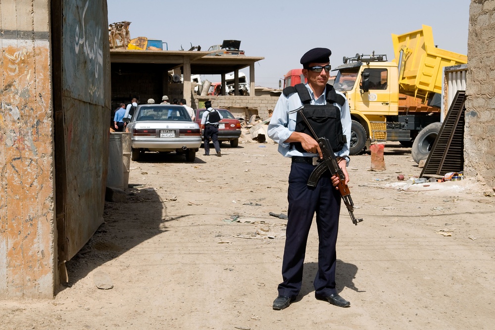 Cavalrymen, Iraqi police patrol Taza