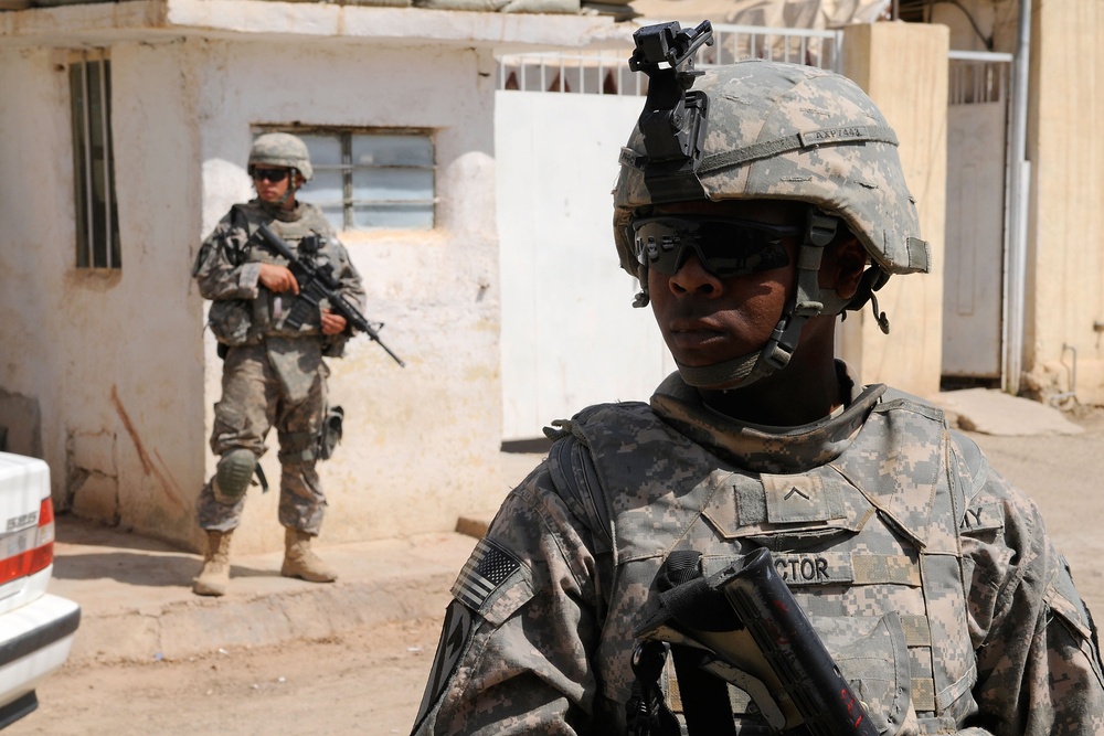 1st Cavalry Division troops hit the streets of Kirkuk