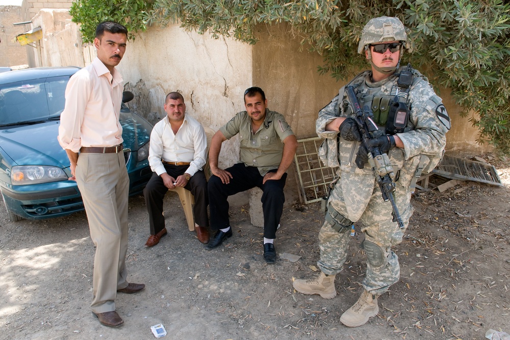 1st Cavalry Division troops hit the streets of Kirkuk