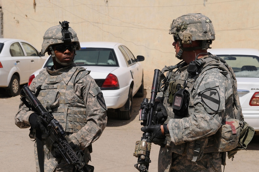 1st Cavalry Division troops hit the streets of Kirkuk