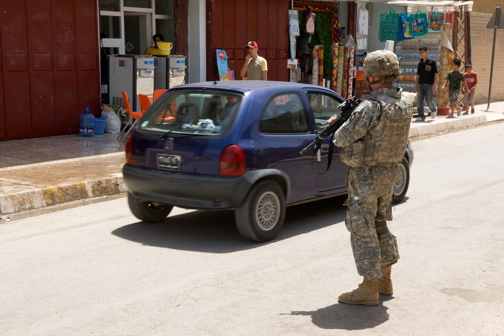 1st Cavalry Division troops hit the streets of Kirkuk