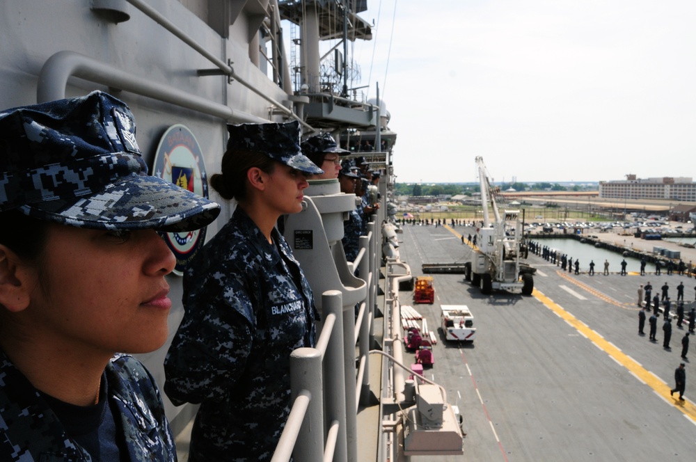 USS Bataan departs