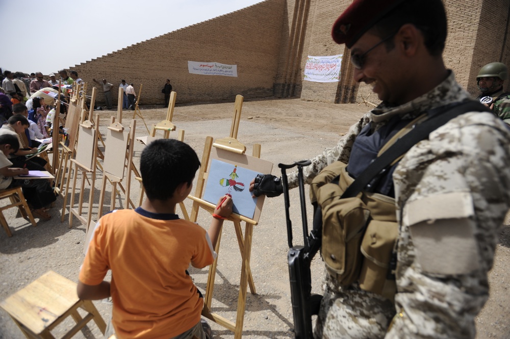 U.S., Iraqis hold transfer of authority ceremony at Ziggurat of Ur