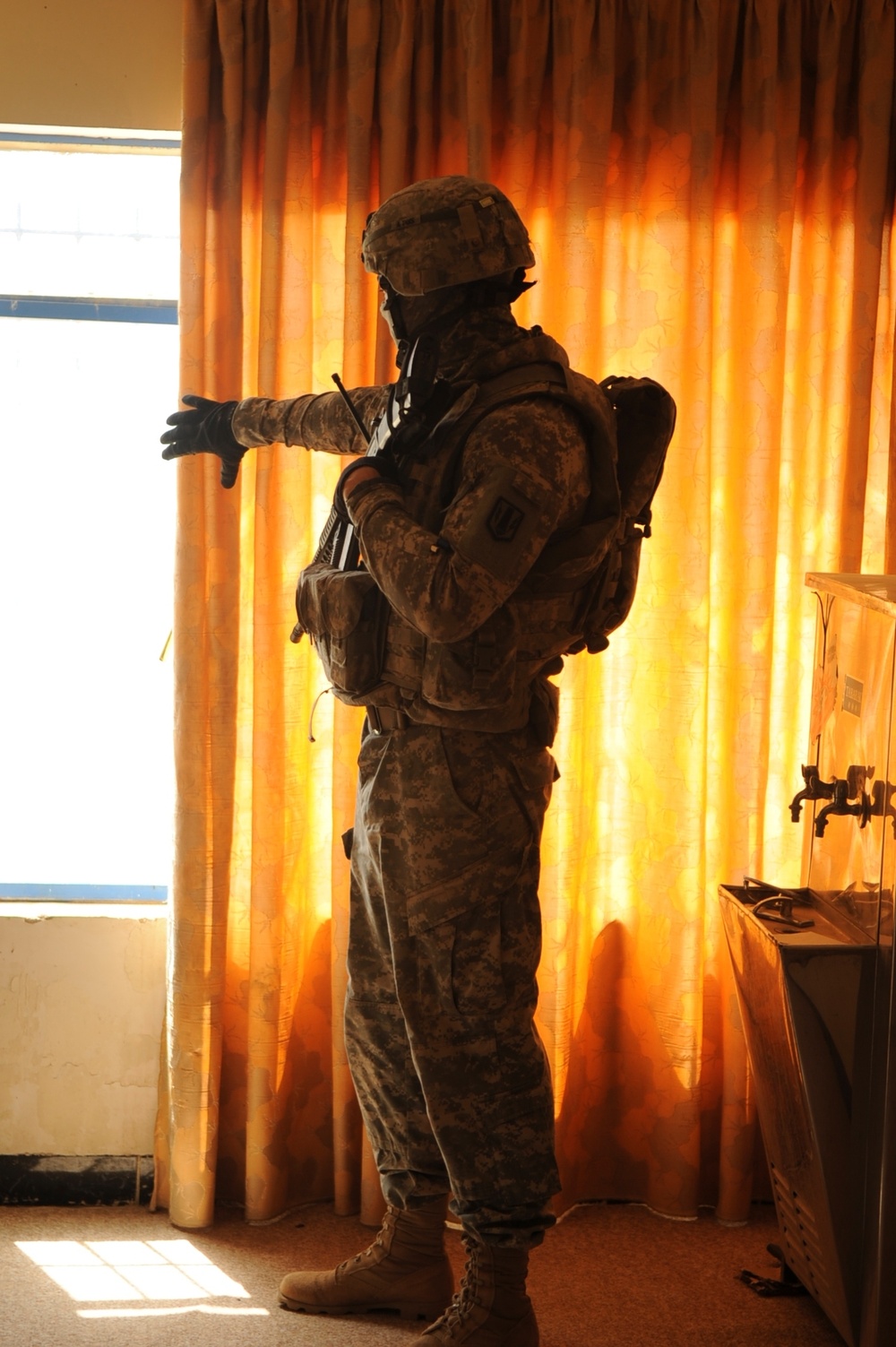 Soldiers meet with Iraqi tomato growers association Soldiers meet with Iraqi tomato growers association