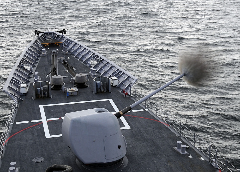 USS Philippine Sea conducts fire support certification exercise