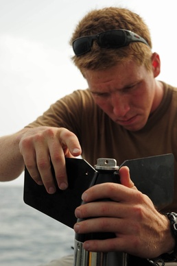 Fleet Survey Team Scans Djiboutian Beach
