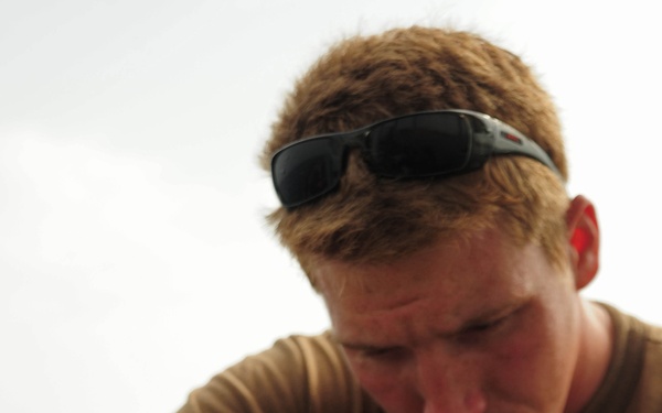 Fleet Survey Team Scans Djiboutian Beach