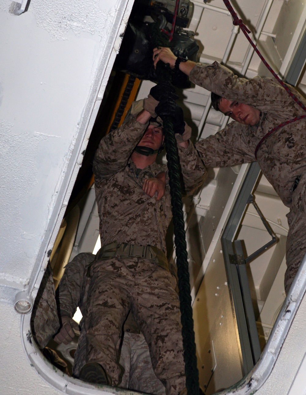 22nd Marine Expeditionary Unit Tactical Recovery of Aircraft and Personnel Team Trains in the Mid-Atlantic