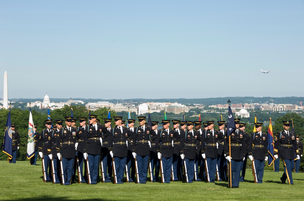 Top Army officials attend Fort Myer ceremony