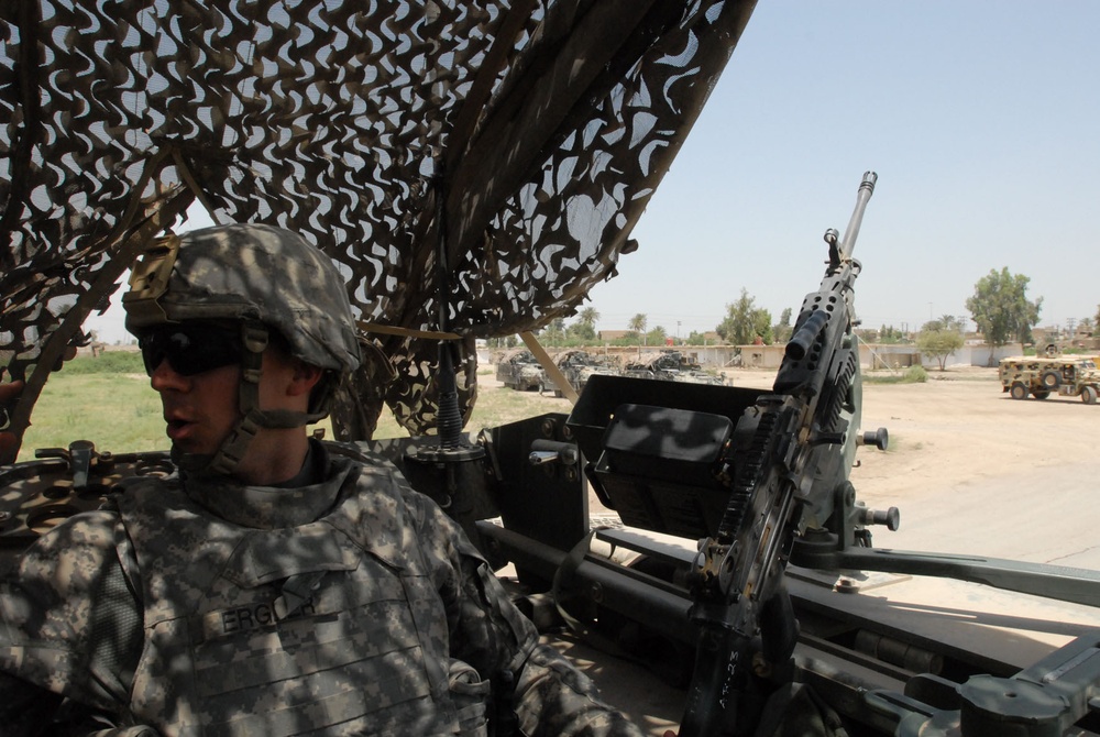 Air Guards: Security atop a Stryker