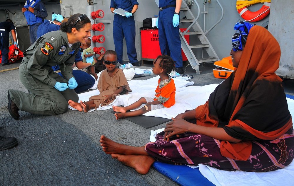 USS Lake Champlain Rescues Mariners in Distress