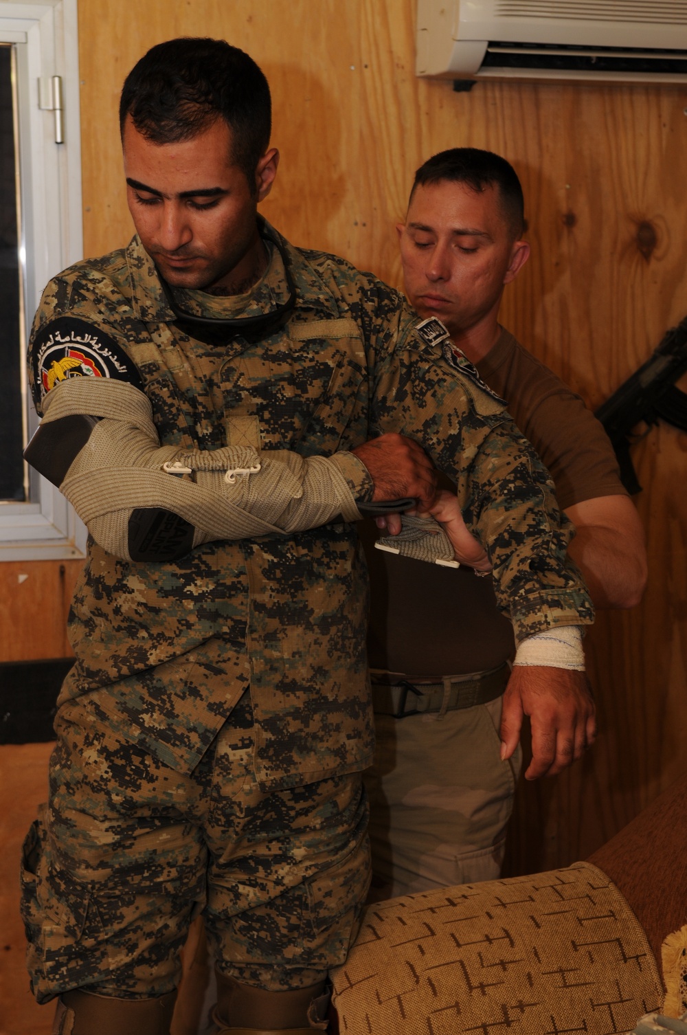 Combat Lifesaver Course given to the Iraqi Police Counter Explosive Team in Tikrit, Iraq