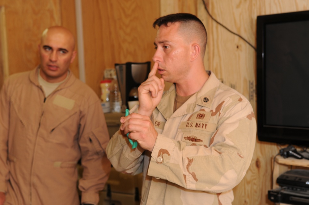 Combat Lifesaver Course given to the Iraqi Police Counter Explosive Team in Tikrit, Iraq