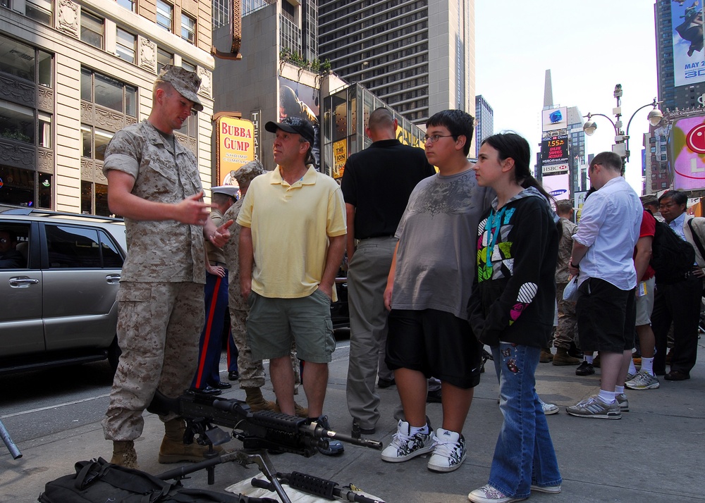 Re-enlistment, band and U.S. Marine Corps Day in Times Square for Fleet Week 2009