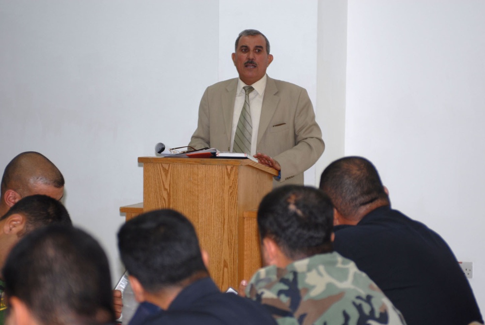 Iraqi police investigators train on Forward Operating Base Warrior