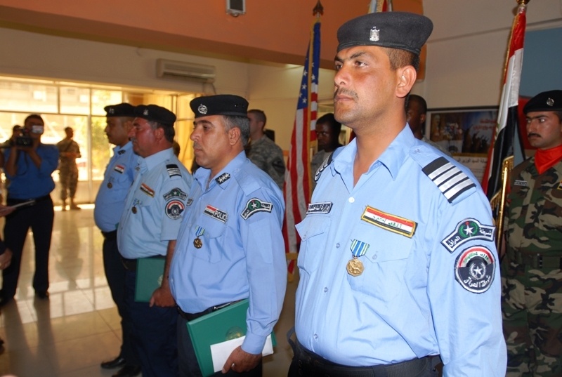 Iraqi police prevent attack, receive award for service