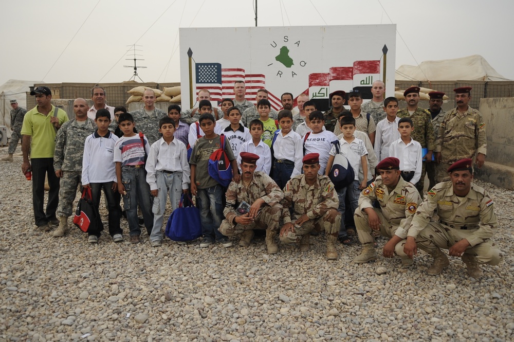 Video teleconference between U.S., Iraqi students in Shayk Sa'ad