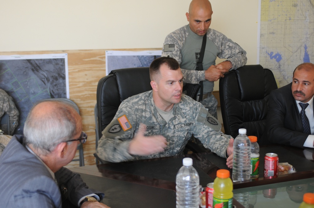 Council meeting in Tikrit