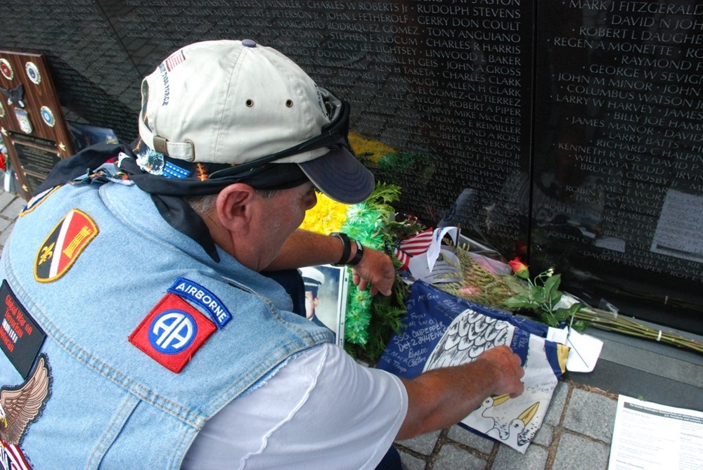 State flag placed at Vietnam Wall to honor Louisiana veterans
