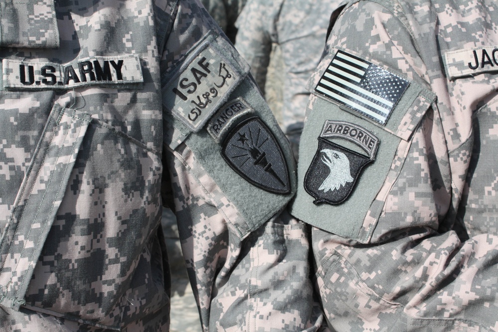 1-19th Agribusiness Development Team receives Combat Patch