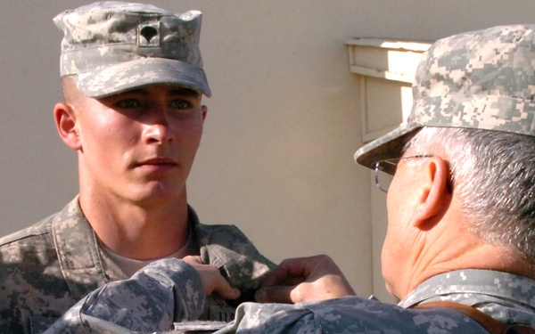 Gen. Casey awards combat action badges