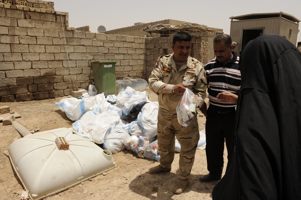 Humanitarian aid in Adhamiyah