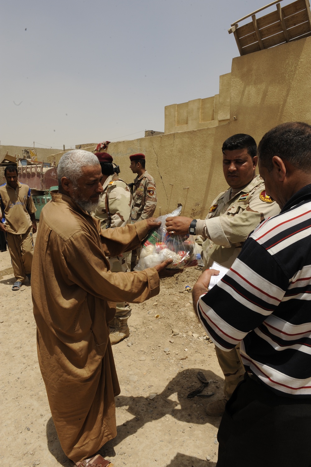 Humanitarian aid in Adhamiyah