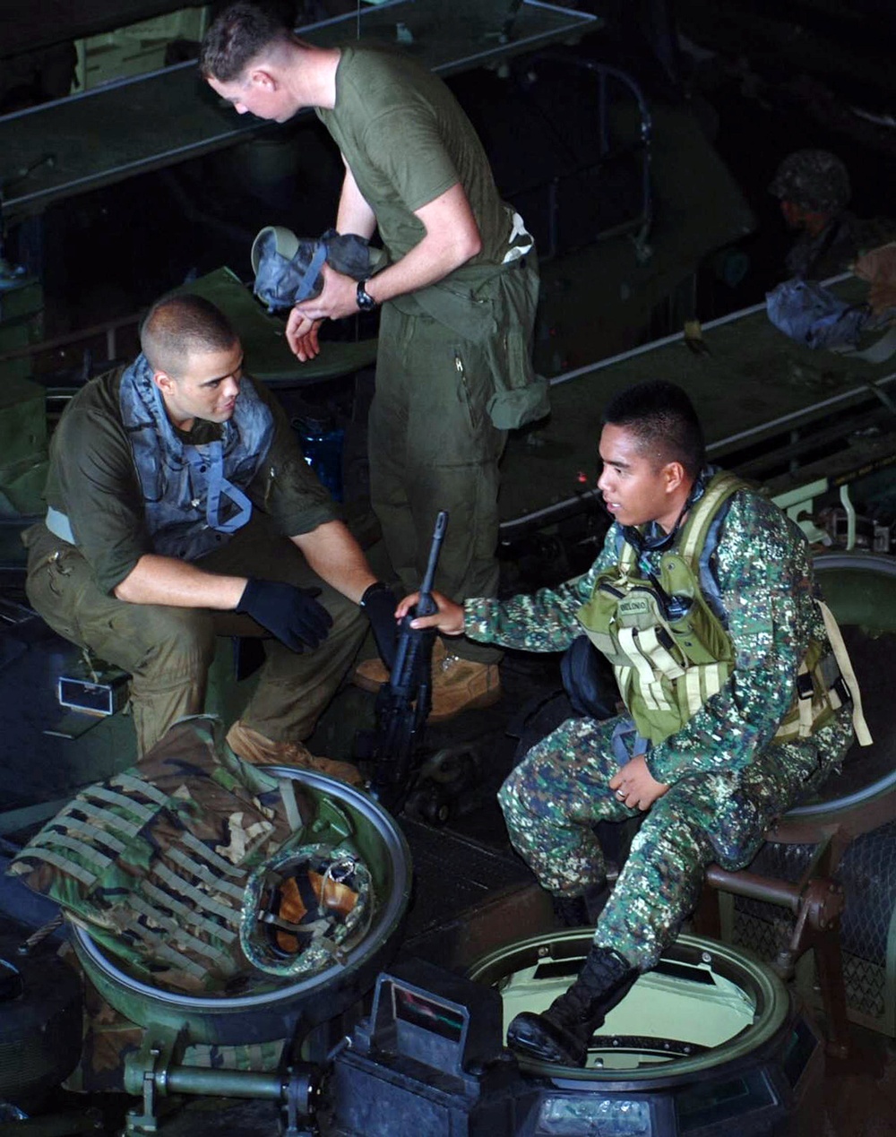 Philippine and U.S. Marines aboard USS Harpers Ferry