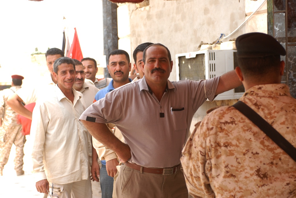 Security checkpoint in Ghazaliya