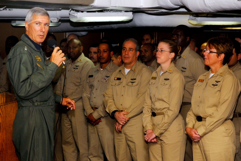 Vice Adm. Samuel Locklear visits USS Nimitz