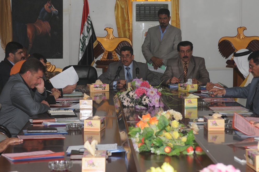 Provincial council meeting in Tikrit