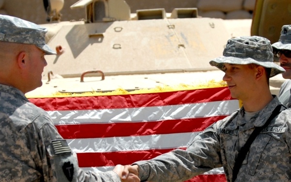 Texas Guardsman re-ups in Baghdad