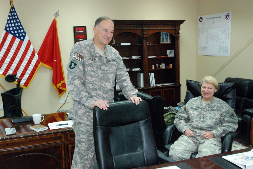 DVIDS - Images - First female four star general visits logistics commands  in Middle East [Image 4 of 5]