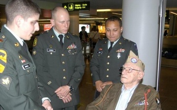 Brussels Soldiers meet D-Day veterans
