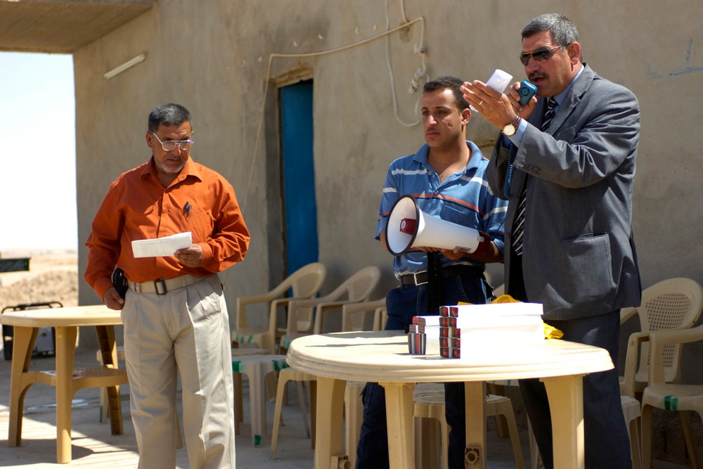 Iraqi students are trained to build