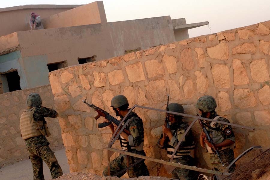 Iraqi army trains for helicopter insertion, suspect detention
