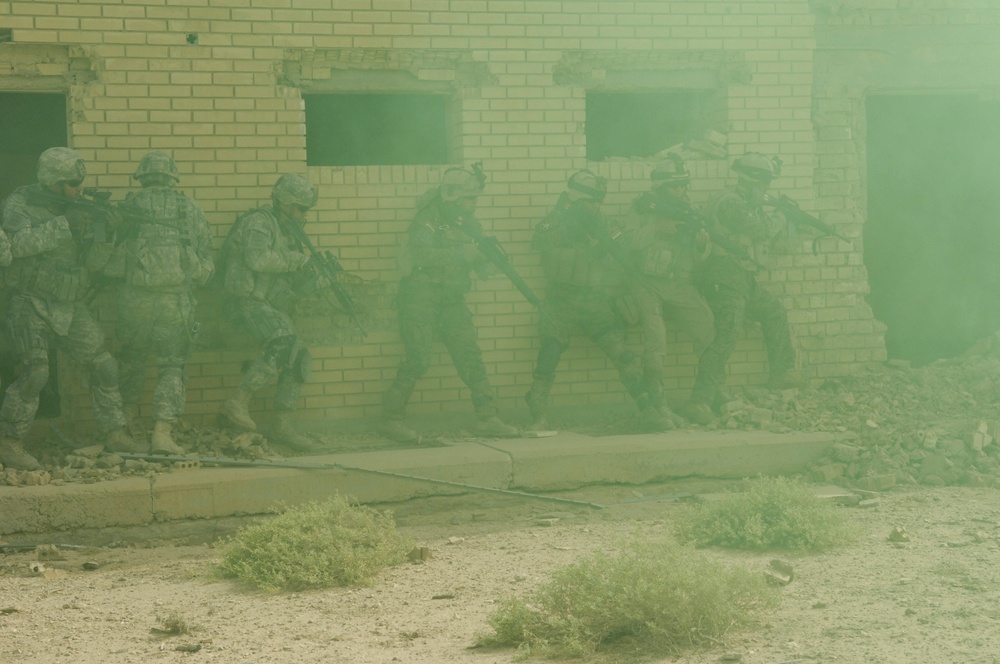 Joint training exercise near Bahbahani, Iraq