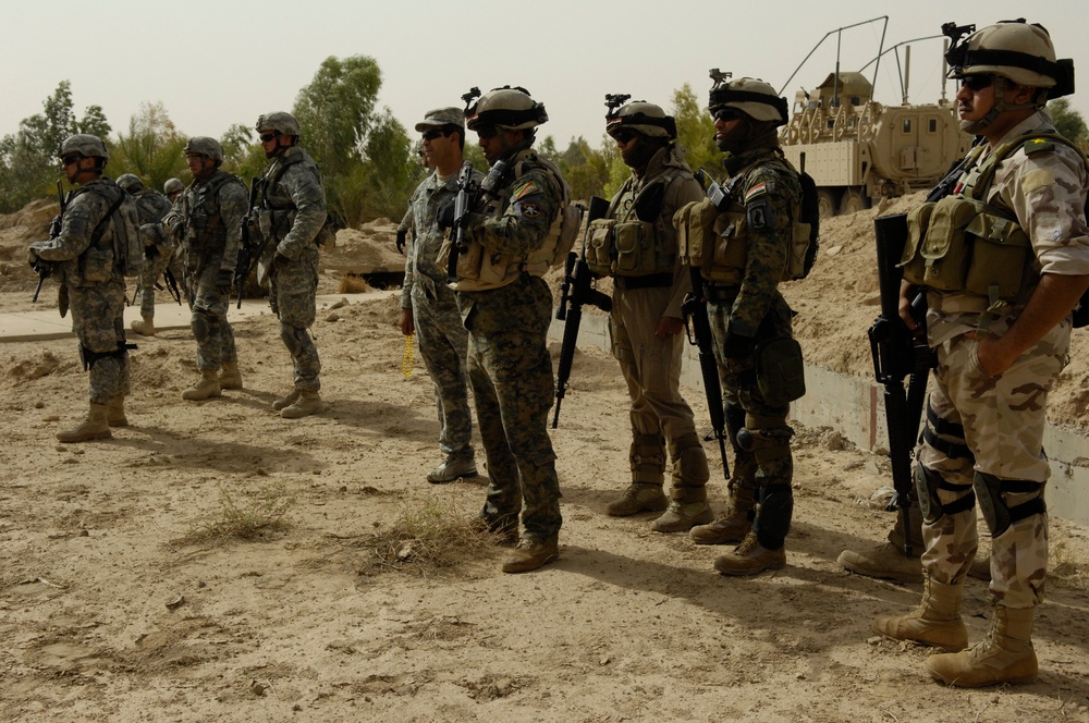 Joint training exercise near Bahbahani, Iraq