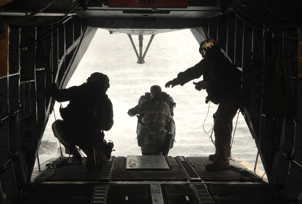 U.S. Marines Train With French Navy Commandos