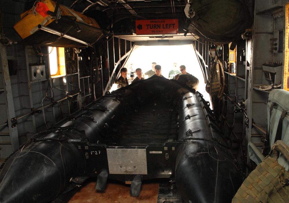 U.S. Marines Train With French Navy Commandos