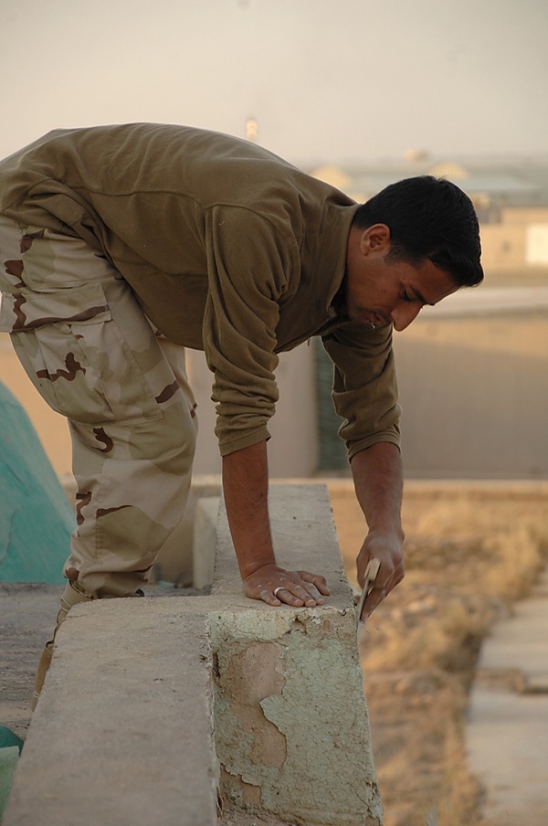 American, Iraqi Airmen Partner to Restore Sultan Saqi shrine