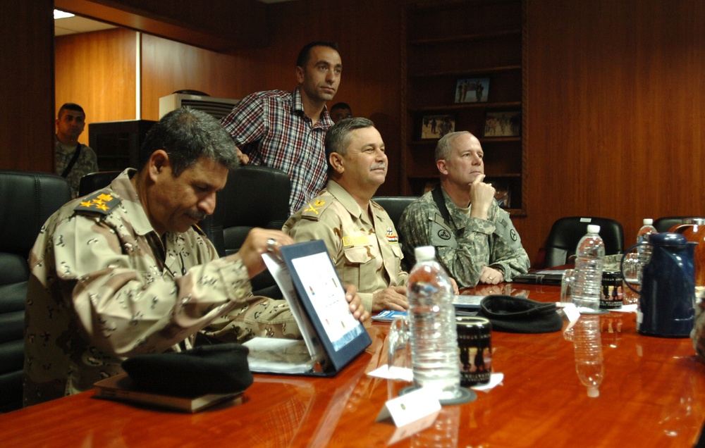 Iraqi army director of electrical and mechanical engineering visits 3rd ESC