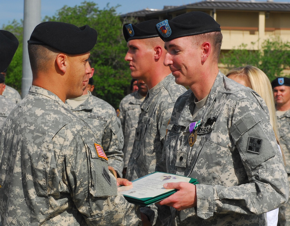 &quot;Iron Knights&quot; award medals to combat veterans